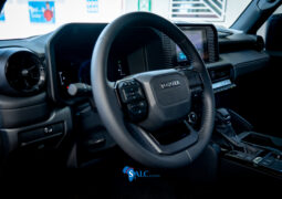 
										Toyota Land Cruiser 250 Prado 4WD Bicolore full									