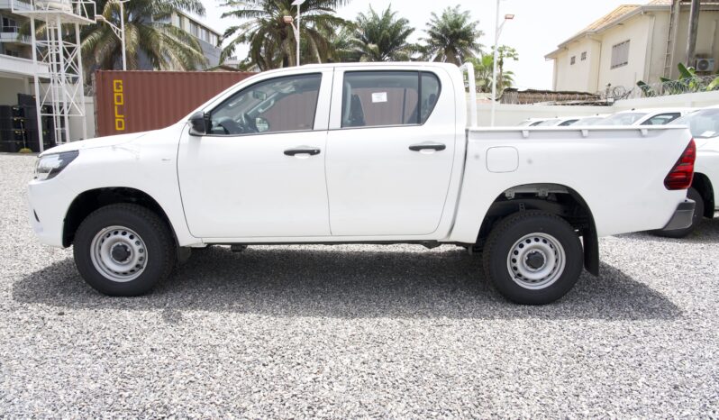 
								Toyota Hilux Double Cabine 4WD full									