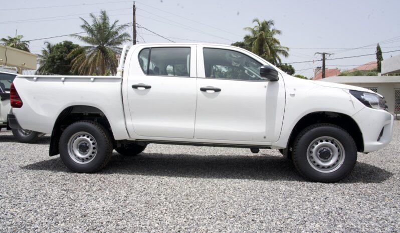 
								Toyota Hilux Double Cabine 4WD full									